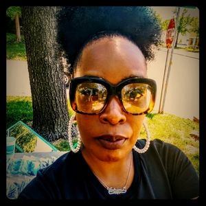 Meet your Posher, Naomi